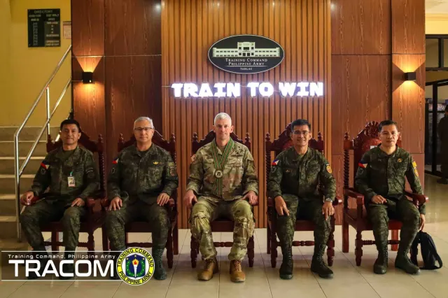 𝗨𝗦 𝗔𝗿𝗺𝘆 𝟮𝟱𝘁𝗵 𝗜𝗻𝗳𝗮𝗻𝘁𝗿𝘆 𝗗𝗶𝘃𝗶𝘀𝗶𝗼𝗻 𝗗𝗲𝗽𝘂𝘁𝘆 𝗖𝗼𝗺𝗺𝗮𝗻𝗱𝗲𝗿 𝗩𝗶𝘀𝗶𝘁𝘀 𝗧𝗥𝗔𝗖𝗢𝗠 𝘁𝗼 𝗕𝗼𝗹𝘀𝘁𝗲𝗿 "𝗦𝗔𝗕𝗔𝗞" 𝟮𝟬𝟮𝟲 𝗥𝗲𝗮𝗱𝗶𝗻𝗲𝘀𝘀